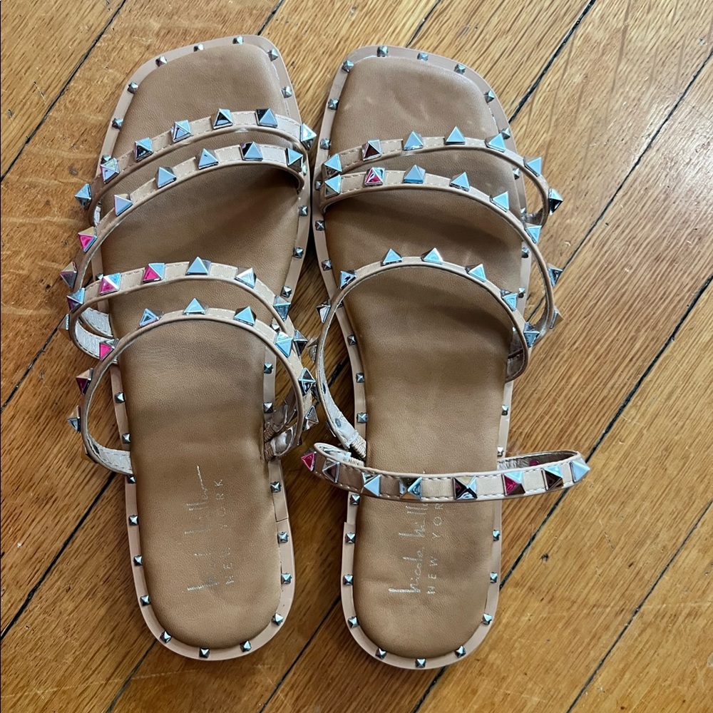 New, without tags, never worn